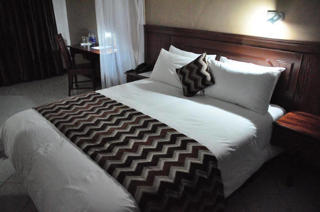 67 Airport Hotel Nairobi Mlolongo エクステリア 写真